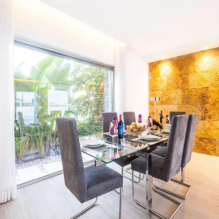 Villa Holiday Home In Albufeira Near Marina & Pool