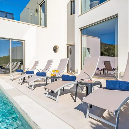 Holiday Home In Albufeira Near Marina & Pool *